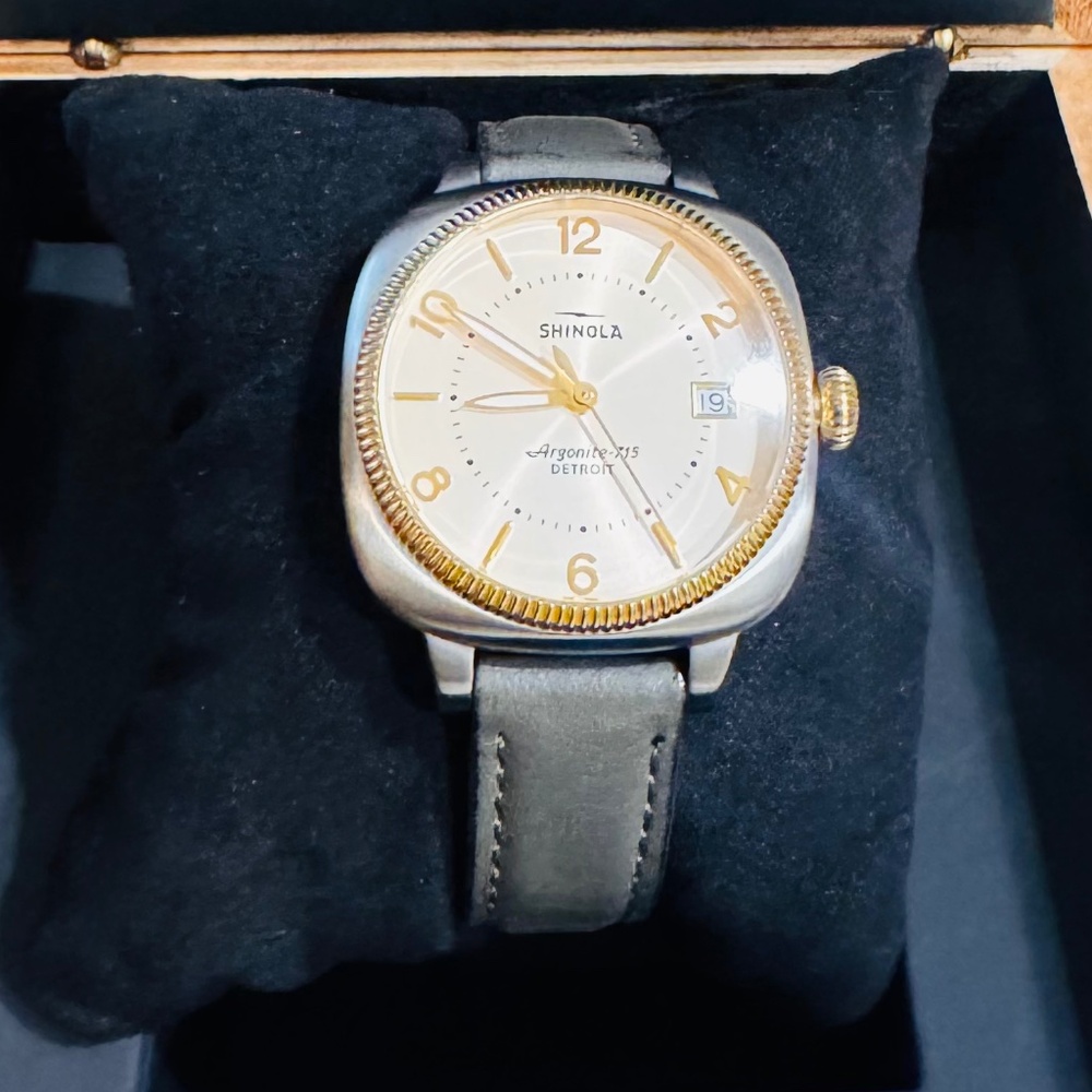 SHINOLA GOMELSKY WATCH, 36mm mixed metal with grey leather removable strap.